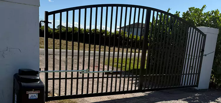 Driveway Fence Repair Glenview